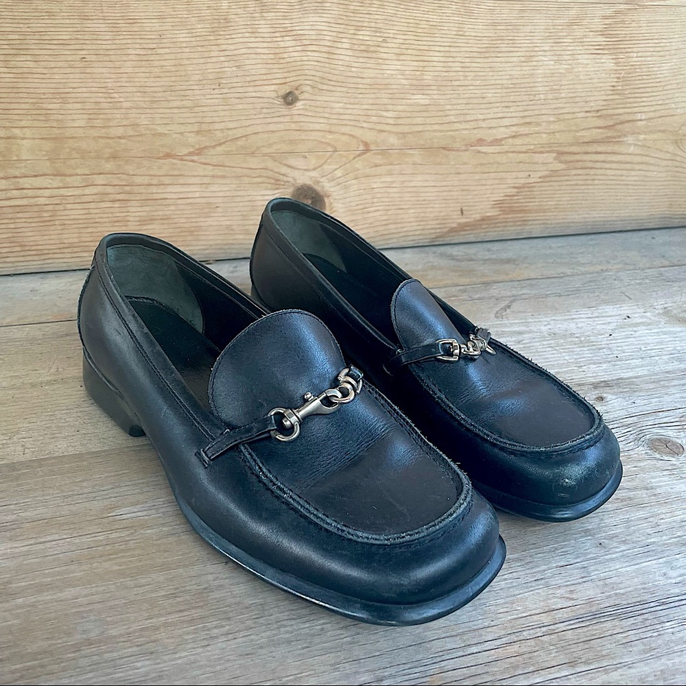 Vintage coach black loafers silver clasp detail